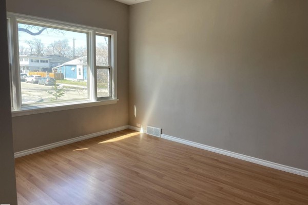 Bedroom 3 - 11161 96 St Nw, Edmonton, AB T5G1S8 Photo 3