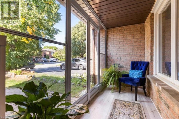 1118 Avondale Drive, Oakville, ON, photo 2