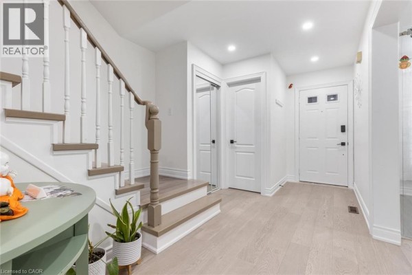 1118 Avondale Drive, Oakville, ON, photo 3