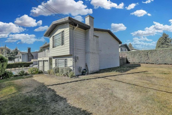 11183 74a Avenue, Delta, BC V4C7C4 Photo 4