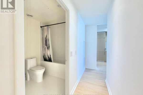 1119 - 20 Edward Street, Toronto, ON M5G1C9 Photo 5