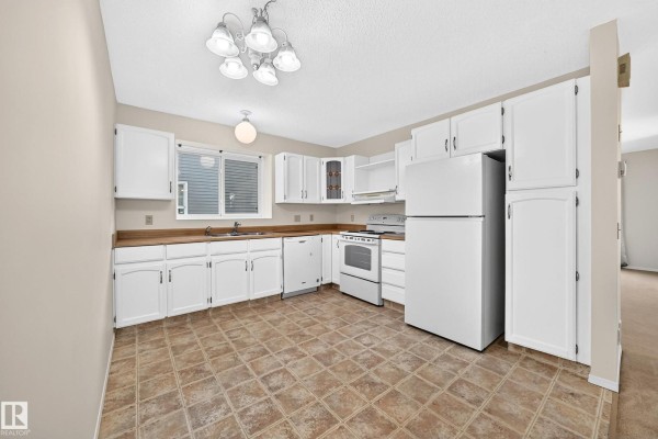 Primary Bedroom - 1119 38 St Nw, Edmonton, AB T6L2K8 Photo 5