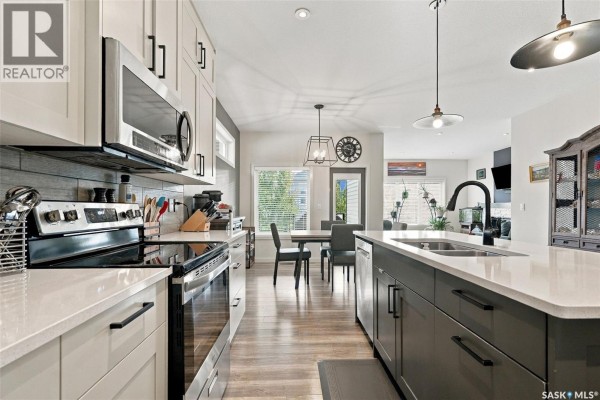 Kitchen - 1119 Pringle Way, Saskatoon, SK S7T0V4 Photo 2