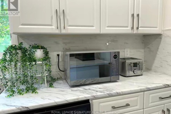 1119 Rebecca Street, Oakville, ON L6L1Y6 Photo 5