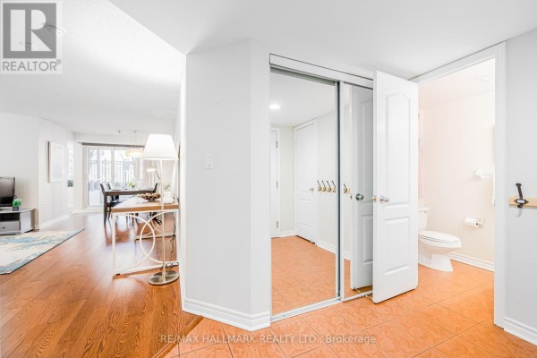 Kitchen - 112 - 3 Rean Drive, Toronto, ON M2K3C2 Photo 4