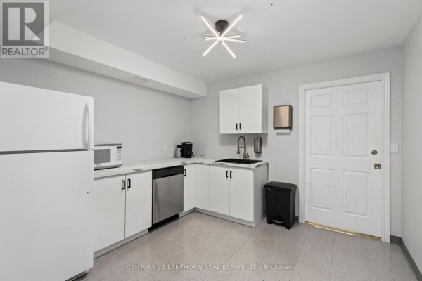 112 - 35 Bridge Street, Prince Edward County, ON K0K2T0 Photo 5