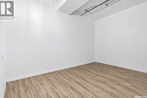 112 1275 Broad Street, Regina, SK S4R1Y2 Photo 3