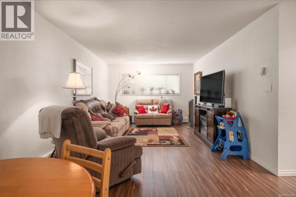 Kitchen - 112 218 Bayview Ave, Ladysmith, BC V9G1S9 Photo 4