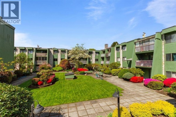 112 3901 Carrigan Court, Burnaby, BC V3N4K1 Photo 4