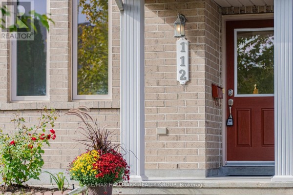 112 Akita Walk, Ottawa, ON K2J3T9 Photo 2