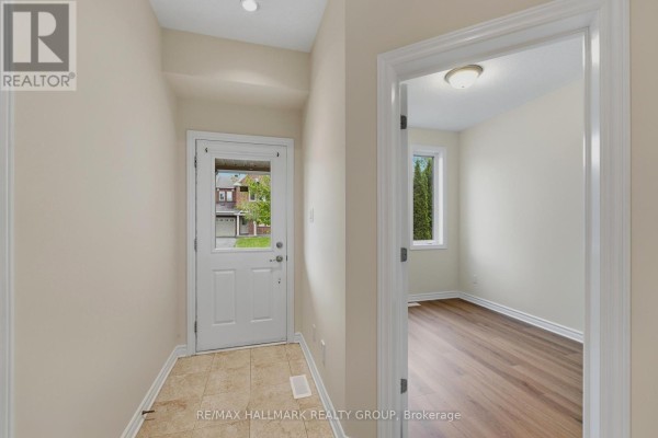 112 Akita Walk, Ottawa, ON K2J3T9 Photo 4