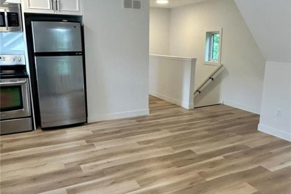 Kitchen - 112 Bagot Street Unit# Upper, Guelph, ON N1H5T6 Photo 3