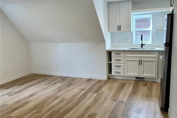 112 Bagot Street Unit# Upper, Guelph, ON N1H5T6 Photo 4