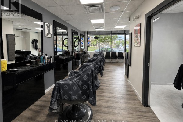 112 Burnhamthorpe Road E, Oakville, ON L6H0X8 Photo 5
