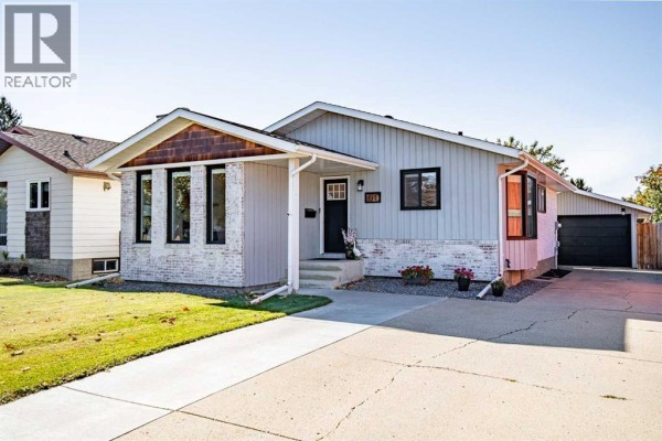 4pc Bathroom - 112 Carroll Crescent, Red Deer, AB T4P2T5 Photo 2