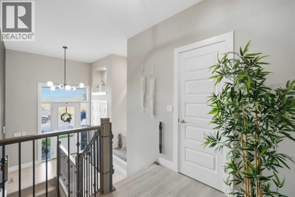 Foyer - 112 Cityside Park Ne, Calgary, AB T3N1J2 Photo 3