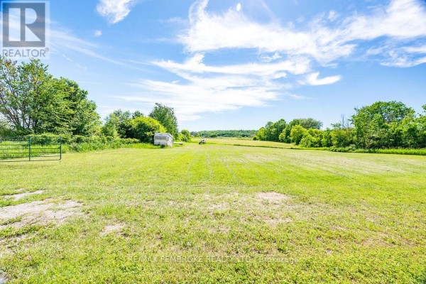 112 Cornerview Road, Whitewater Region, ON, photo 3