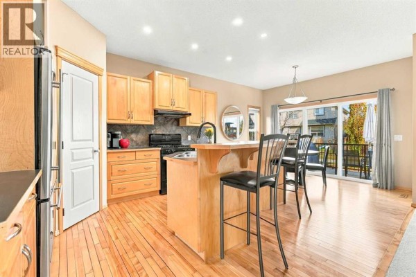 2pc Bathroom - 112 Eversyde Way Sw, Calgary, AB T2Y4V5 Photo 2