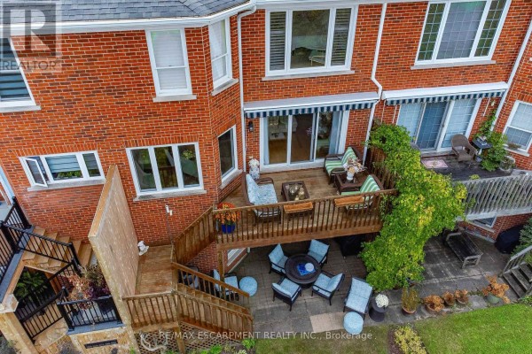 112 Fairwood Place W, Burlington, ON, photo 2