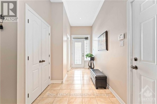 Dining room - 112 Furness Way, Ottawa, ON K2G7E4 Photo 2