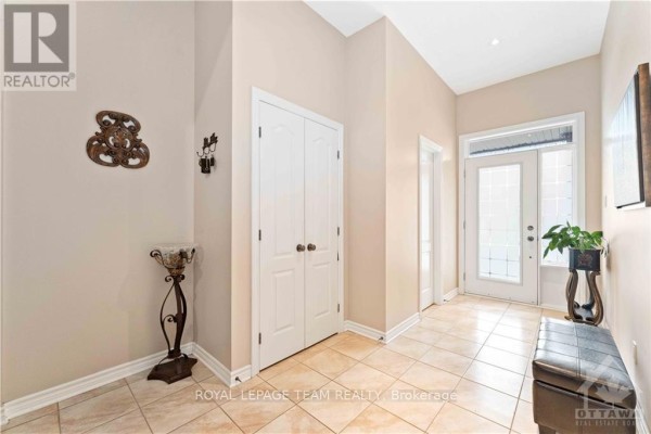 Kitchen - 112 Furness Way, Ottawa, ON K2G7E4 Photo 3