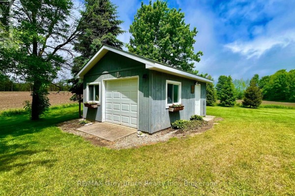 112 Mary Avenue, Georgian Bluffs, ON, photo 2