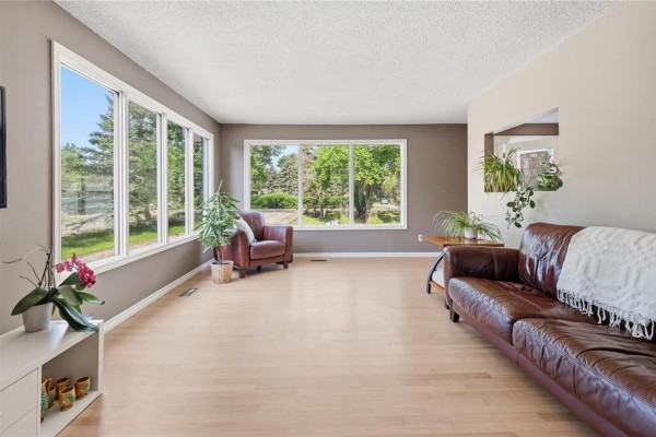 Bedroom - 112 Mccaughan Road, St Francois Xavier, MB R4L1A6 Photo 5