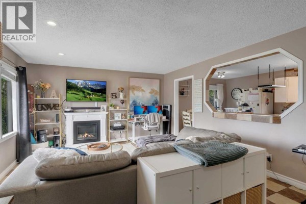 Bedroom - 112 Penmeadows Close Se, Calgary, AB T2A3S2 Photo 4