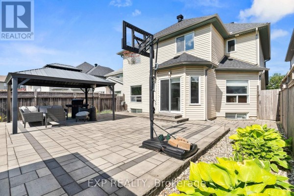112 Redcliff Avenue, Ottawa, ON K2J5J7 Photo 4