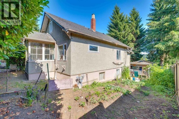 112 Tenth Avenue, New Westminster, BC V3L2B1 Photo 5