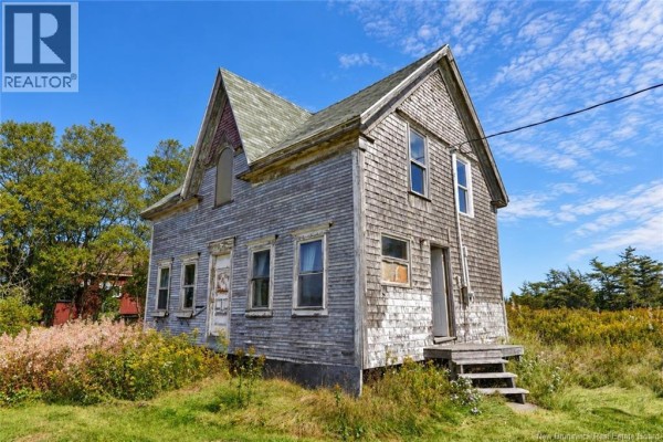 Bath (# pieces 1-6) - 112 White Head Road, White Head Island, NB E5G1K4 Photo 4