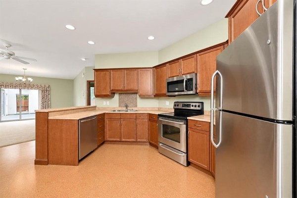 112 Willowlane Drive, Brandon, MB R7B0N4 Photo 3