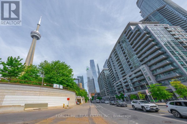 Living room - 1120 - 25 Lower Simcoe Street, Toronto, ON M5J3A1 Photo 4