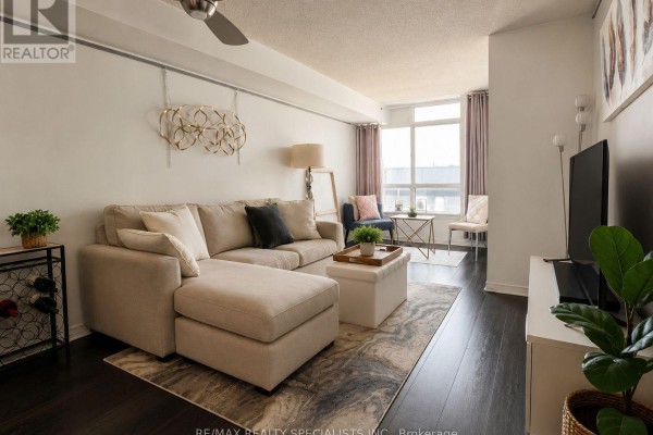 Primary Bedroom - 1120 - 801 King Street W, Toronto, ON M5V3C9 Photo 4