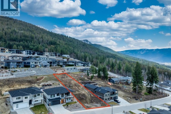 1120 16 Avenue Se, Salmon Arm, BC V1E0H4 Photo 2