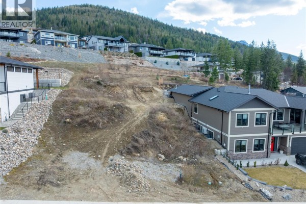 1120 16 Avenue Se, Salmon Arm, BC V1E0H4 Photo 4