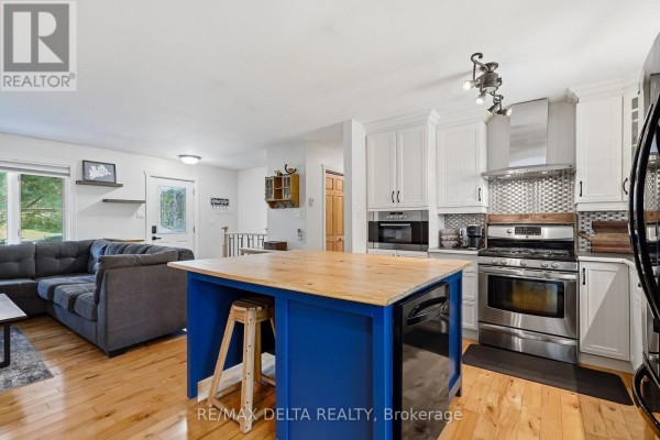 Kitchen - 1120 Des Cedres Street, Hawkesbury, ON K0B1B0 Photo 4
