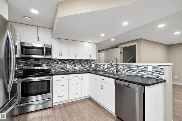11203 72 Av Nw, Edmonton, AB, photo 3
