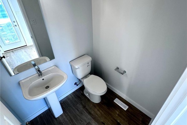 2pc Bathroom - 1121 Camden Gardens, White City, SK S4L0G1 Photo 5