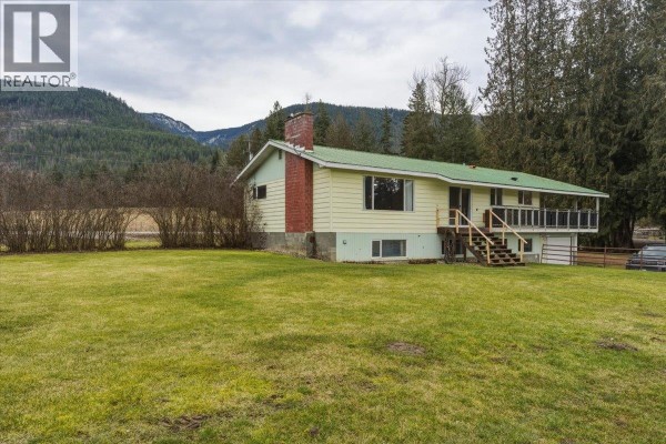 1121 Mountain View Road, Armstrong, BC, photo 3