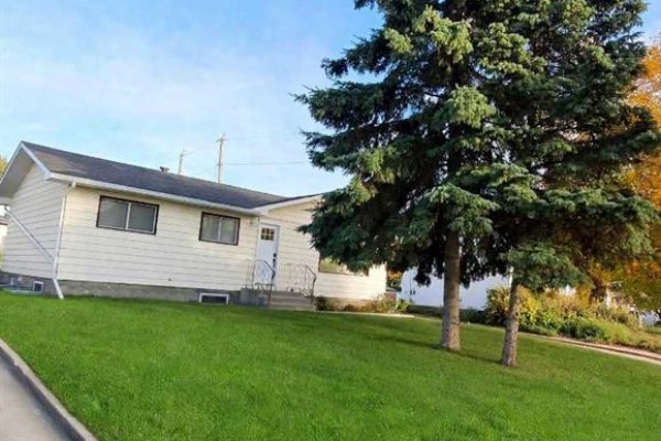 Bedroom - 11211 96a Street, Grande Prairie, AB T8V2B1 Photo 3