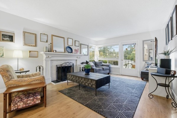 11220 Lansdowne Drive, Surrey, BC V3R4Z7 Photo 2