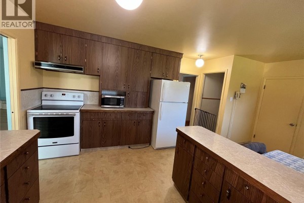 Living room - 1123 Asquith Drive, Esterhazy, SK S0A0X0 Photo 3