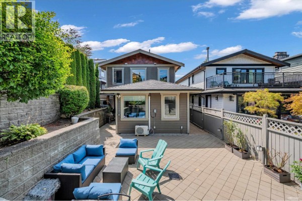 1123 Keith Road 1123 Keith Road, West Vancouver, BC V7T1M7 Photo 4