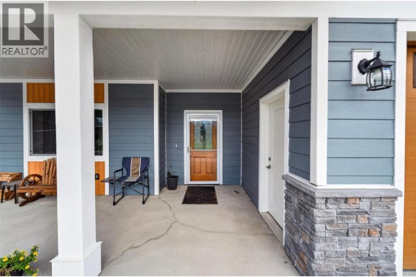 Full bathroom - 1123 Willow Row, Sicamous, BC V0E2V0 Photo 4