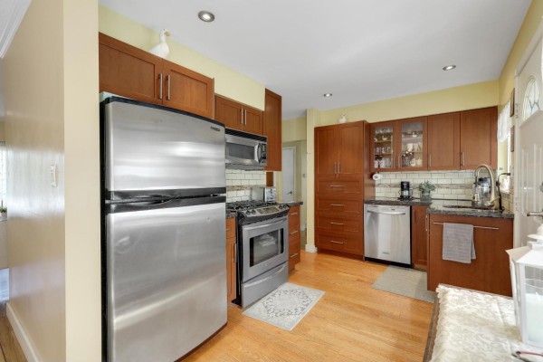 11230 Lansdowne Drive, Surrey, BC V3R4Z7 Photo 2