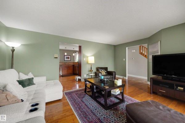 Family room - 11233 34a Av Nw, Edmonton, AB T6J3M4 Photo 4