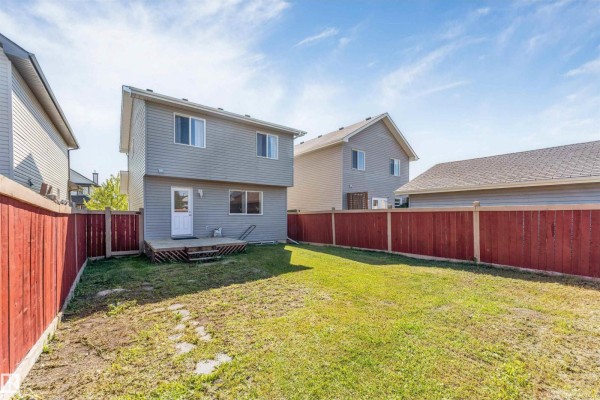 Kitchen - 1124 37a Av Nw, Edmonton, AB T6T0E7 Photo 3