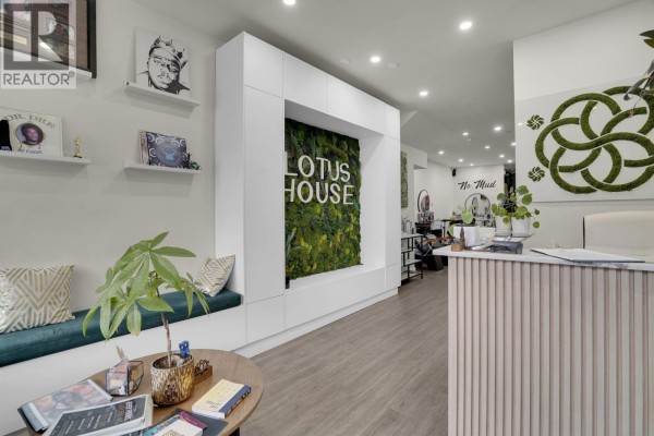1124 Commercial Drive, Vancouver, BC V5L3X2 Photo 2