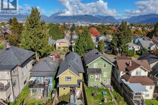 1124 E 12th Avenue, Vancouver, BC V5T2J9 Photo 4